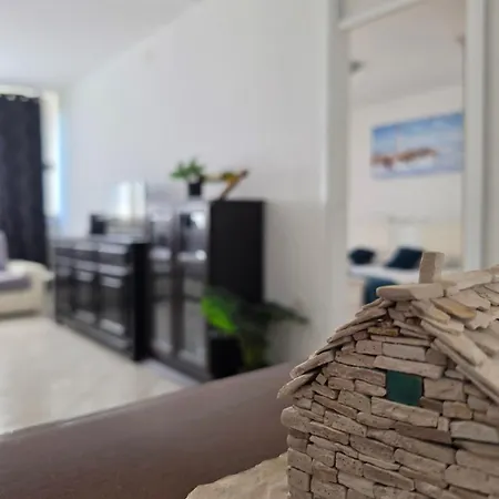 Diocletian Apartment *